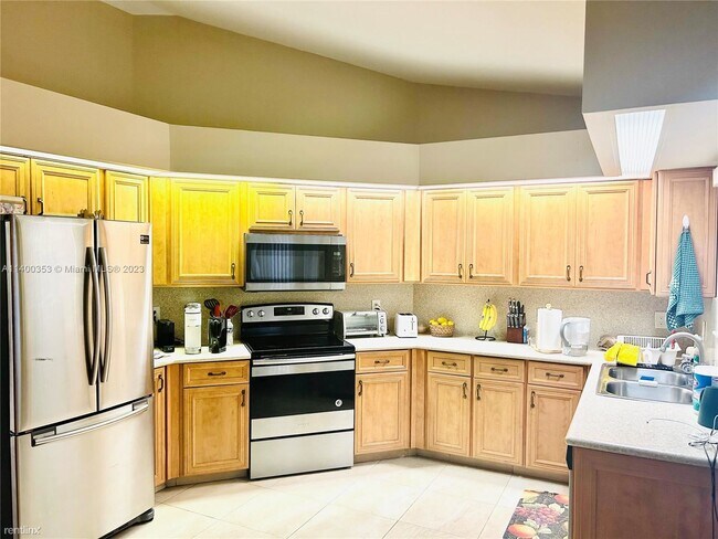 Foto del edificio - 4 br, 3 bath House - 3491 NW 21st St