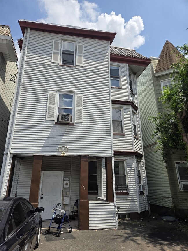 Building Photo - 142 Johnson Ave