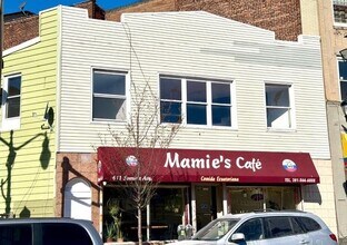 Building Photo - 611 Summit Ave