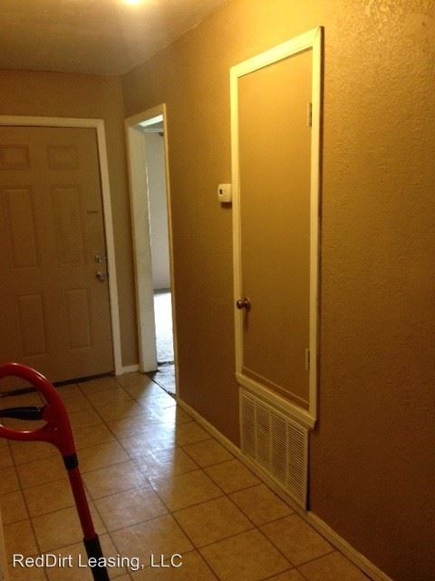 Foto del edificio - 3 br, 1.5 bath House - 2220 Warrior Circle