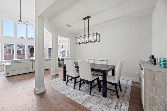 Building Photo - 30155 Gold Finch Pl