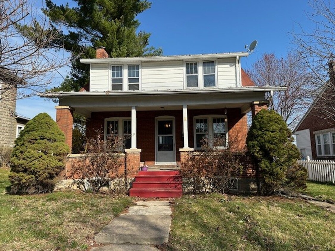 Primary Photo - Welcome to this charming 3-bedroom, 1-bath...