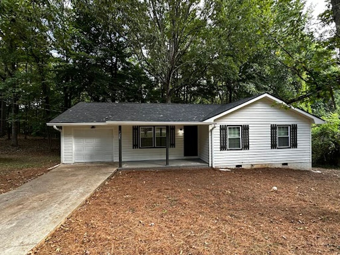 Primary Photo - 3 Bed and 2 Bath in Covington, GA!---Speci...