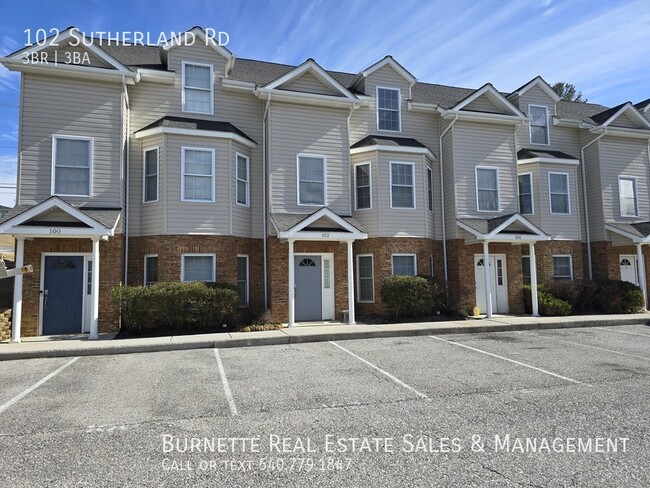 Building Photo - 102 Sutherland Dr