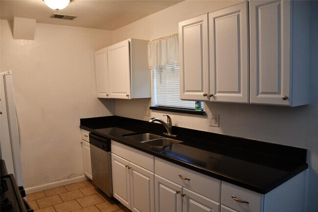 Foto del edificio - 5434 Goldspier St