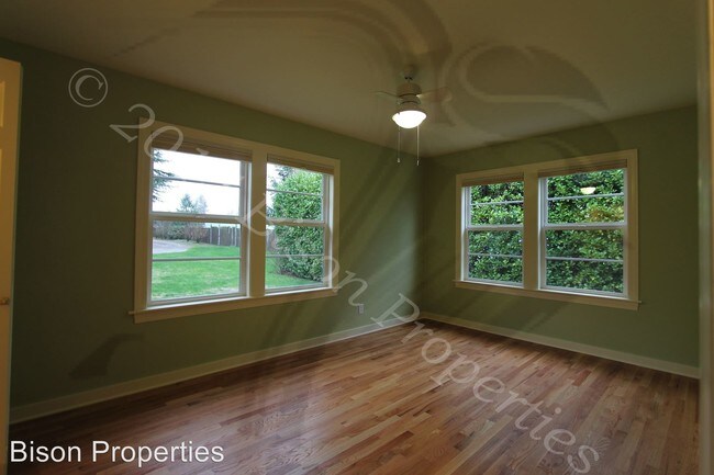 Building Photo - 6435 SW Brugger St