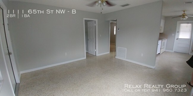 Building Photo - Affordable 2 bed/ 1 bath in Palma Sola