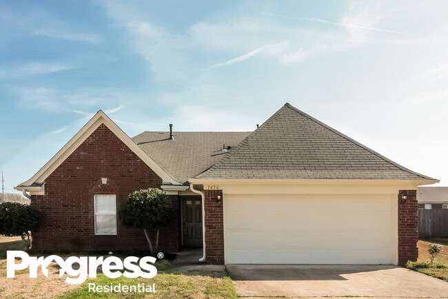 Building Photo - 7470 Jennifer Dr