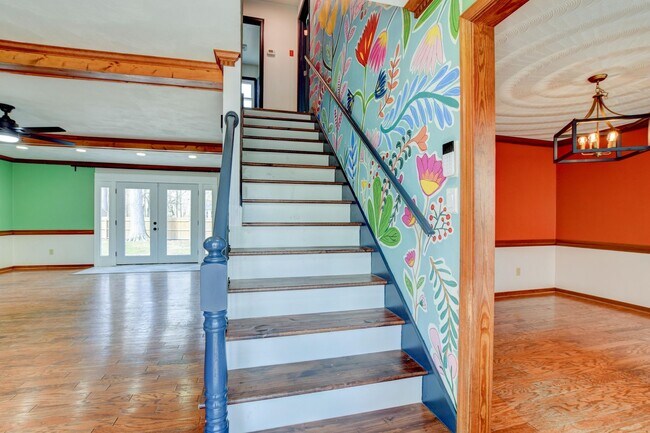 Building Photo - 412 Saddle Ct