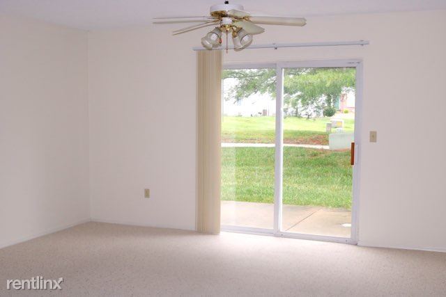 Foto del edificio - 101 Carrington Ct