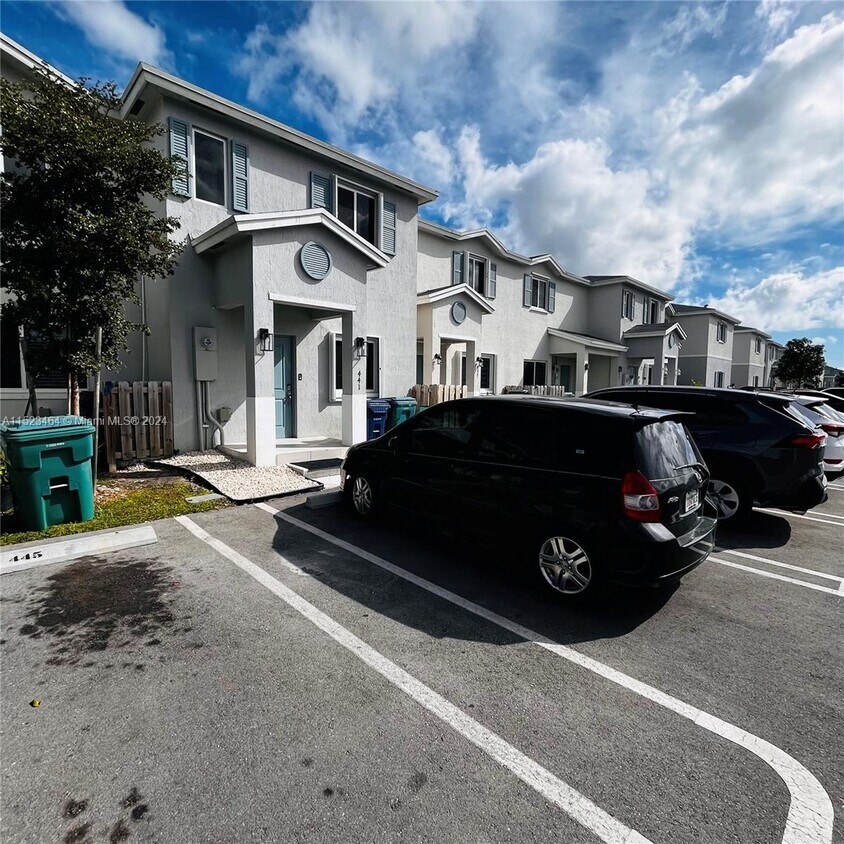 Foto principal - 441 NW 12th Ave