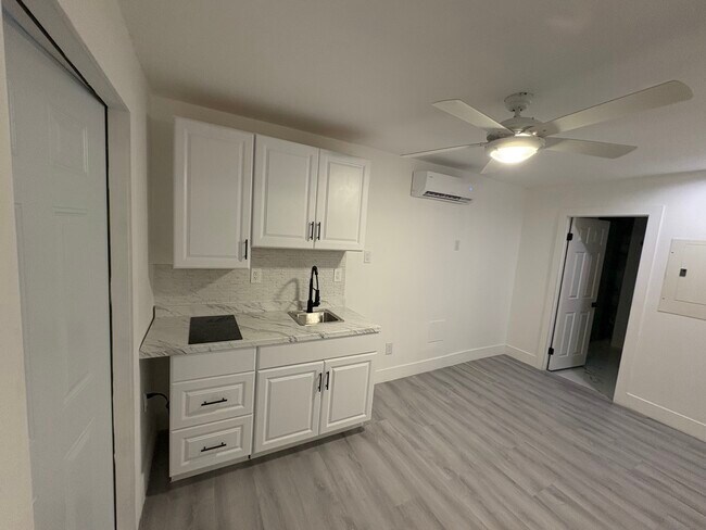 Building Photo - 2210 NW 31st Ave