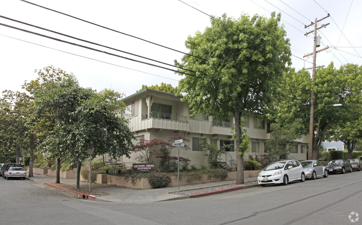 Primary Photo - 240 Hawthorne Ave