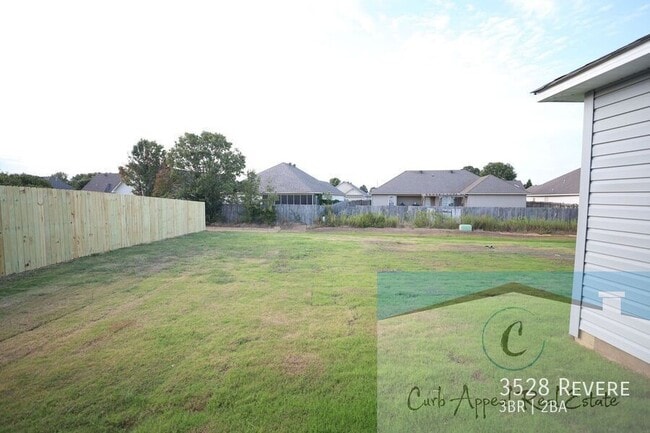 Building Photo - 3528 Revere-
