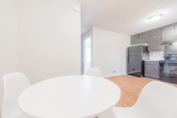 Foto del edificio - 2628 Candler Woods Dr