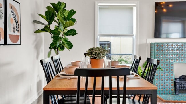 Foto del edificio - 724 Gramercy Dr