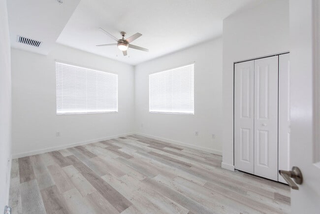 Building Photo - Solimar Apartment Homes