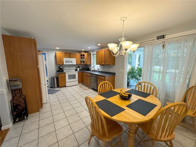 Foto del edificio - 8 Healey Brook Dr