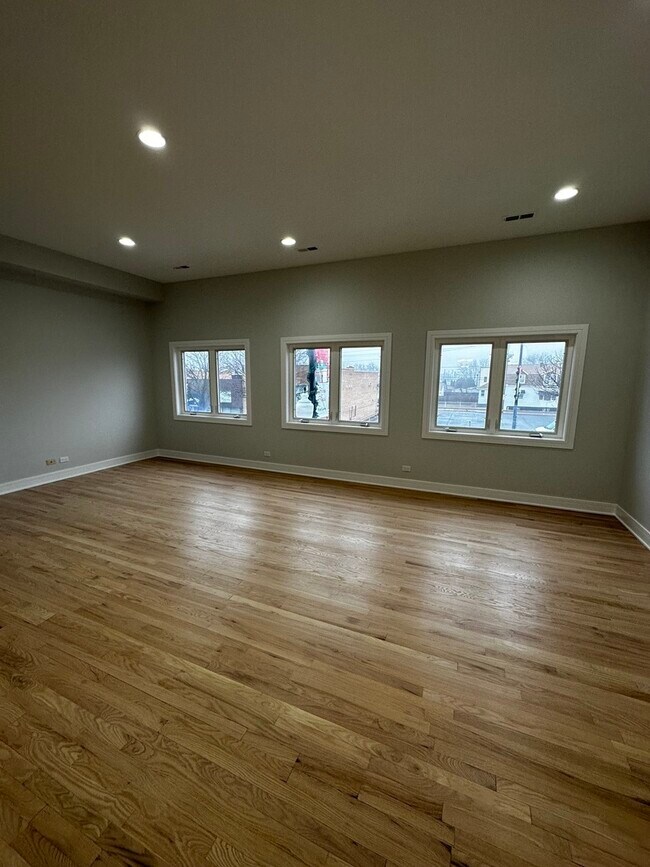 Foto del edificio - 4241 W 63rd St