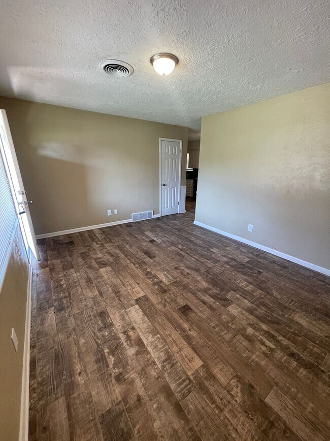 Building Photo - Norman Home For Lease