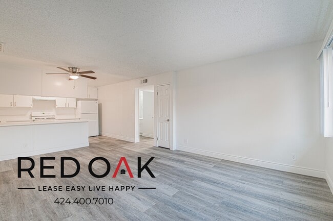 Foto del edificio - 10133 Pinewood Ave