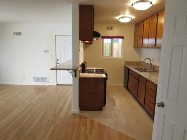 Foto del edificio - 2 bedroom in Huntington Beach CA 92648