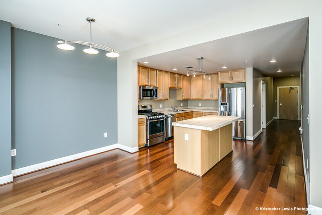 Foto del edificio - 1630 N Clarkson St