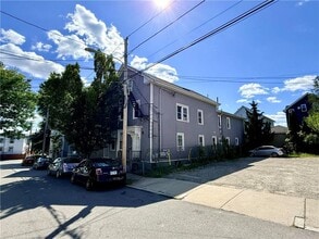 Building Photo - 41 Joslin St