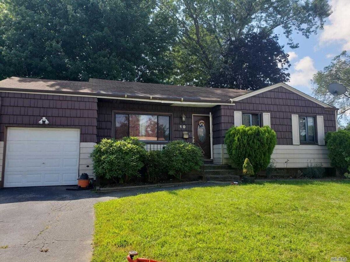 Primary Photo - 10 Hale St
