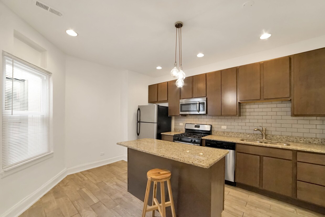 3530 W Armitage Ave, Chicago, IL 60647 Apartments in Chicago, IL