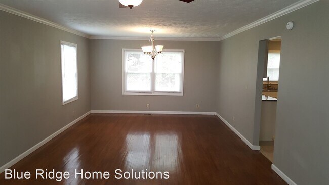 Foto del edificio - 5 br, 3 bath House - 8336 Greenbriar Road