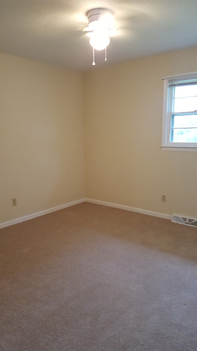 Bedroom #1 - 660 NE Park Ln