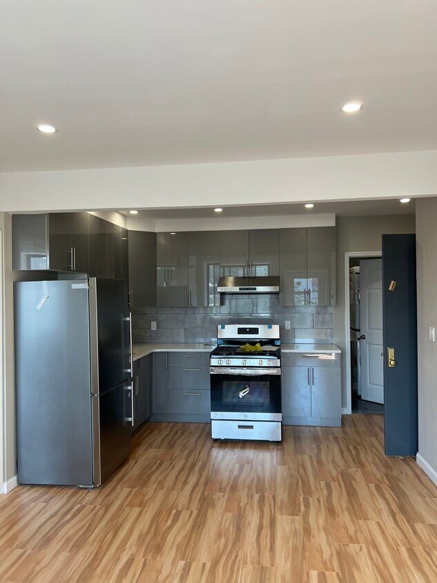 Foto principal - 929 64th St
