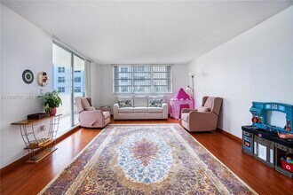 Building Photo - 1833 S Ocean Dr