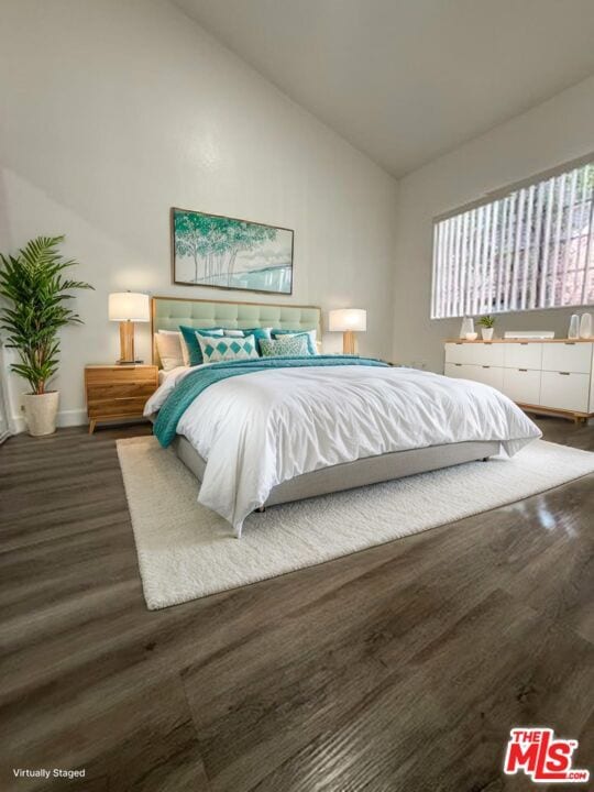 Building Photo - 621 N Bronson Ave