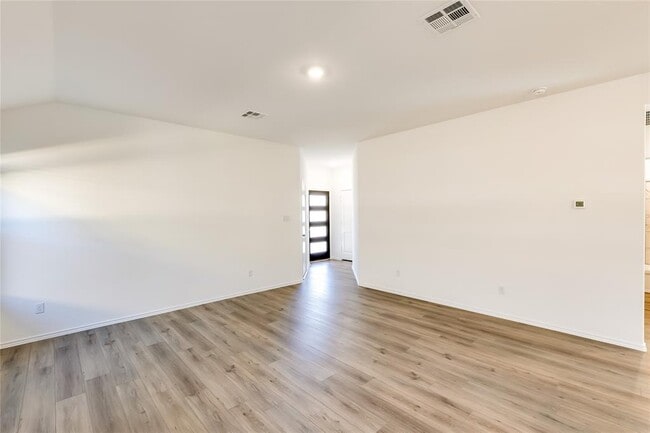 Building Photo - 318 Canley Lp