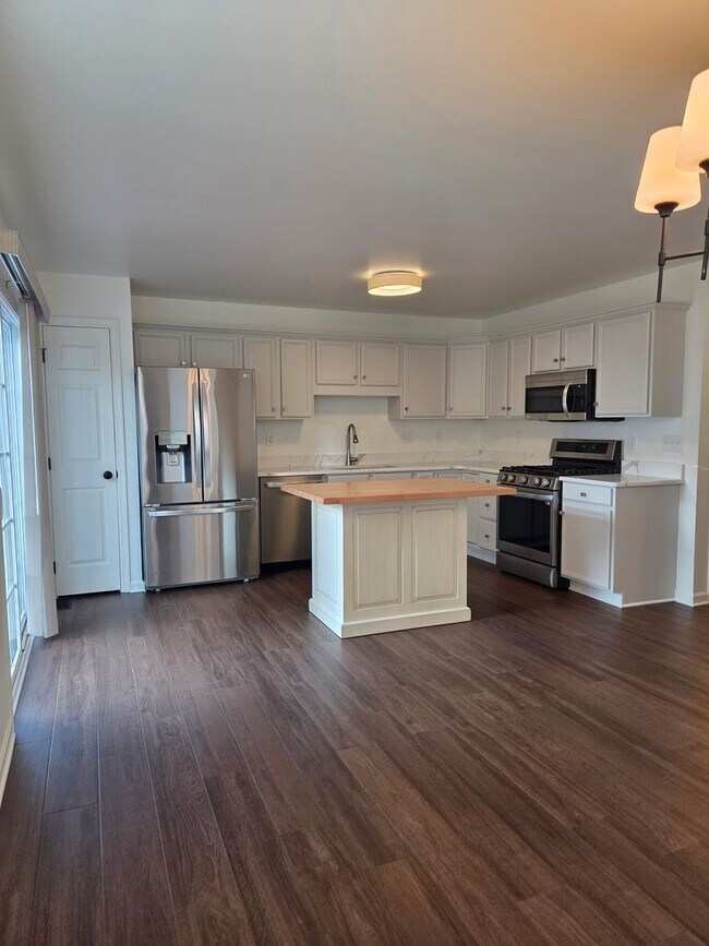 Foto del edificio - 2670 Sultan Supreme Way