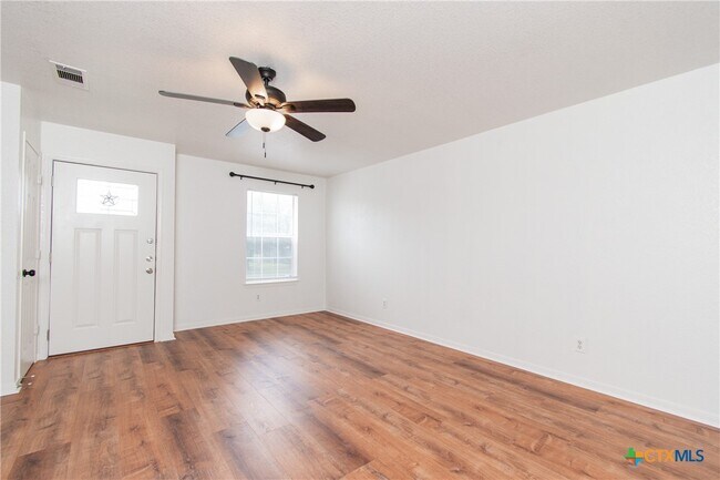 Foto del edificio - 1213 Fox Creek Dr