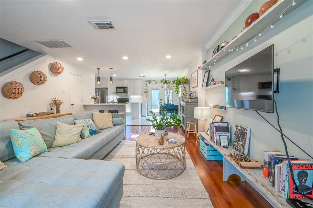 Foto principal - 1004 Ruthven St