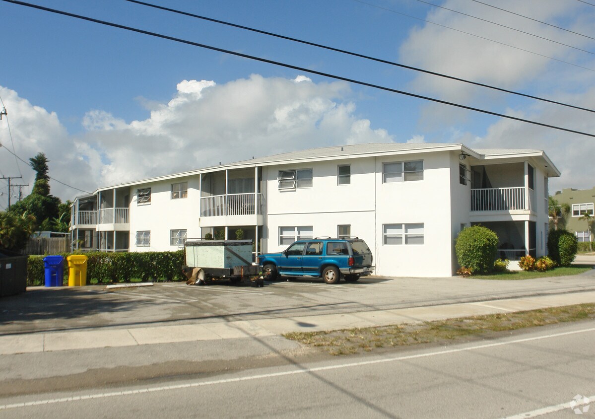 Building Photo - 100 SW 2nd Ave