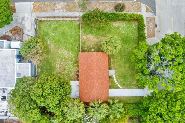 Foto del edificio - 6312 Garden Ave