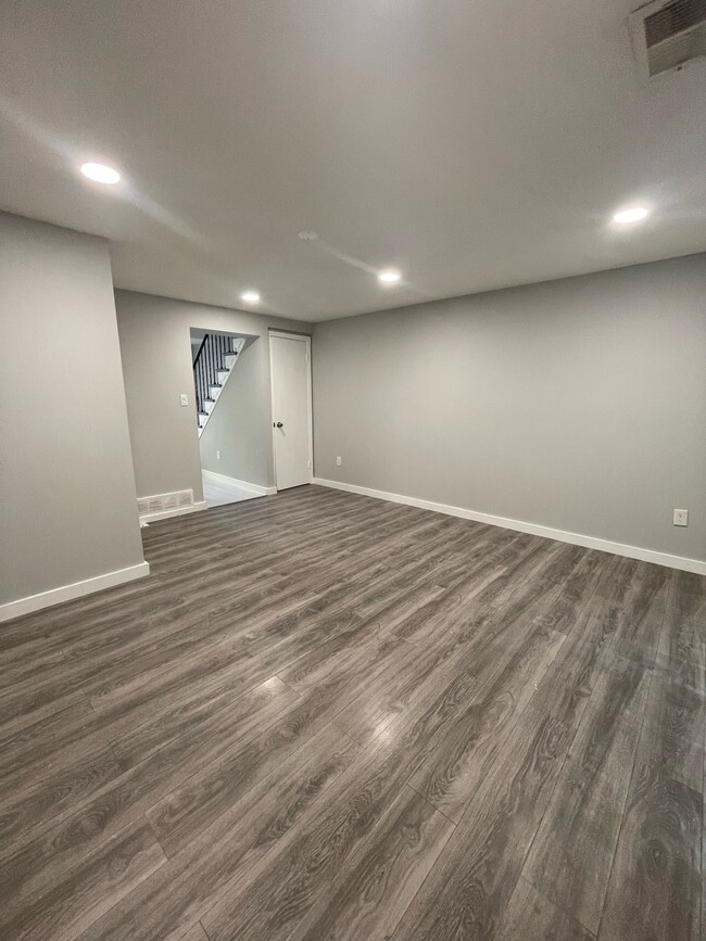 Living Room - 1790 Dutch Village Dr
