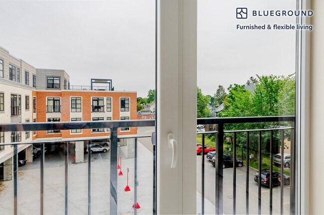 Building Photo - 28 Austin St