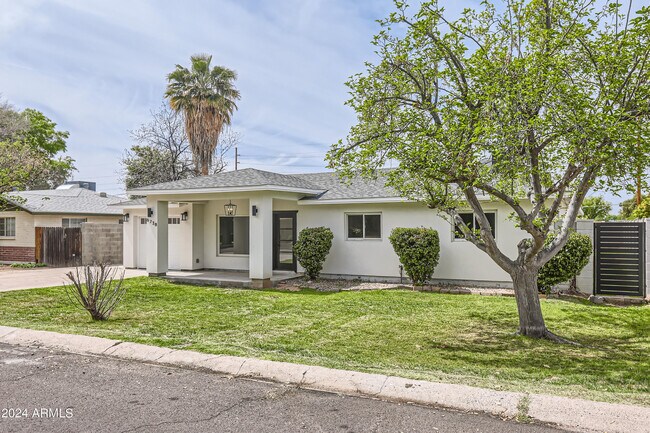 Building Photo - 6738 N 14th Dr