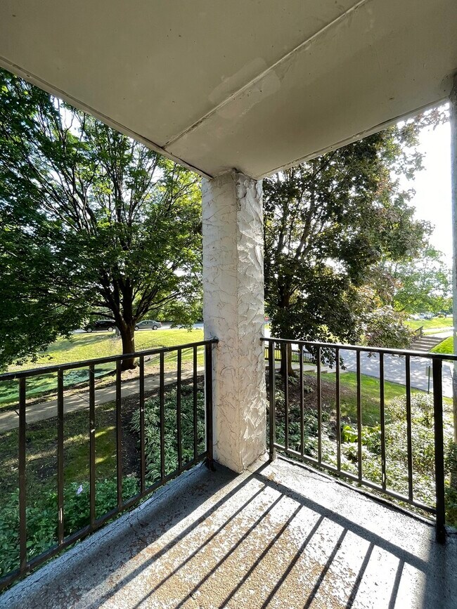 Foto del edificio - 450 Plum Creek Dr