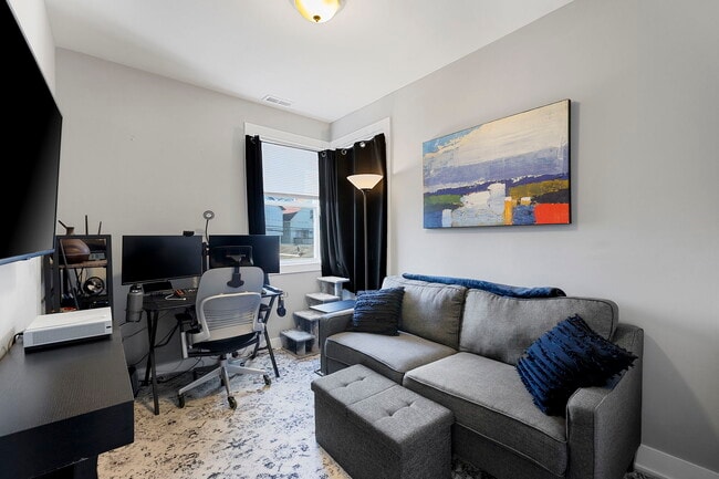 Foto del edificio - 3026 N Allen Ave