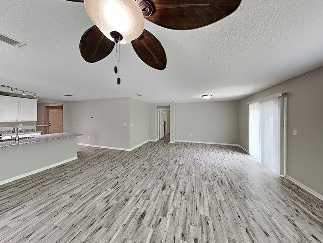 Building Photo - Magnolia West -GCS Home!!