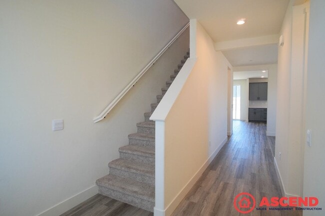Building Photo - Lovely Home Near Frontier Highschool!