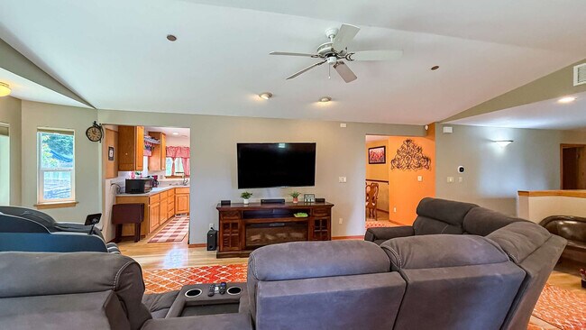 Foto del edificio - 73 Ross Ln