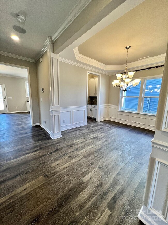 Foto del edificio - 1006 Creeks Landing Dr